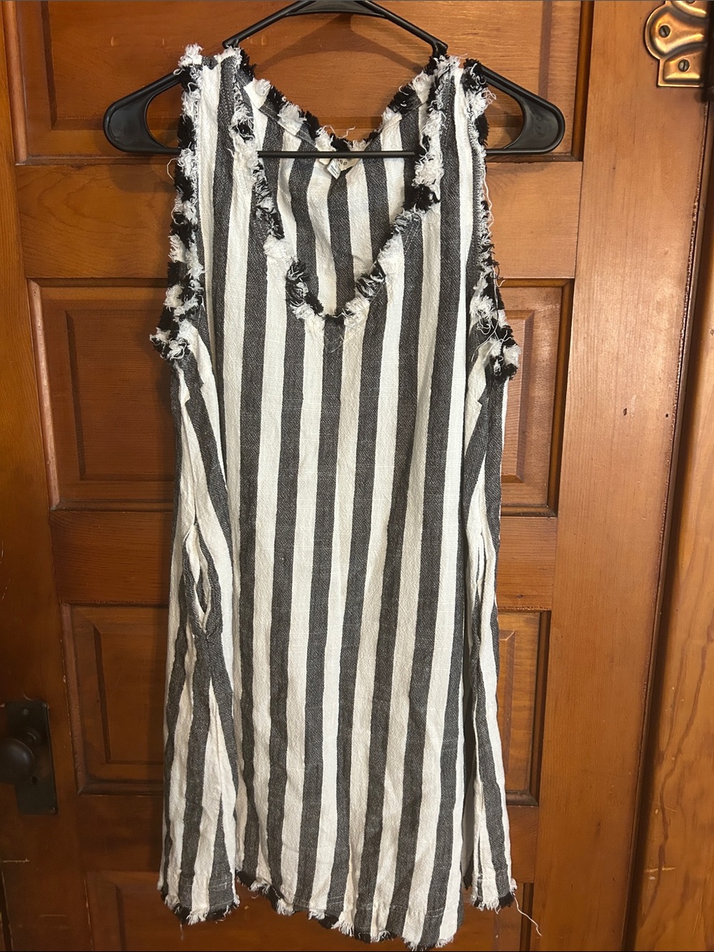 Umgee Black & White Striped Frayed-Edge Sleeveless Dress linen cotton blend
